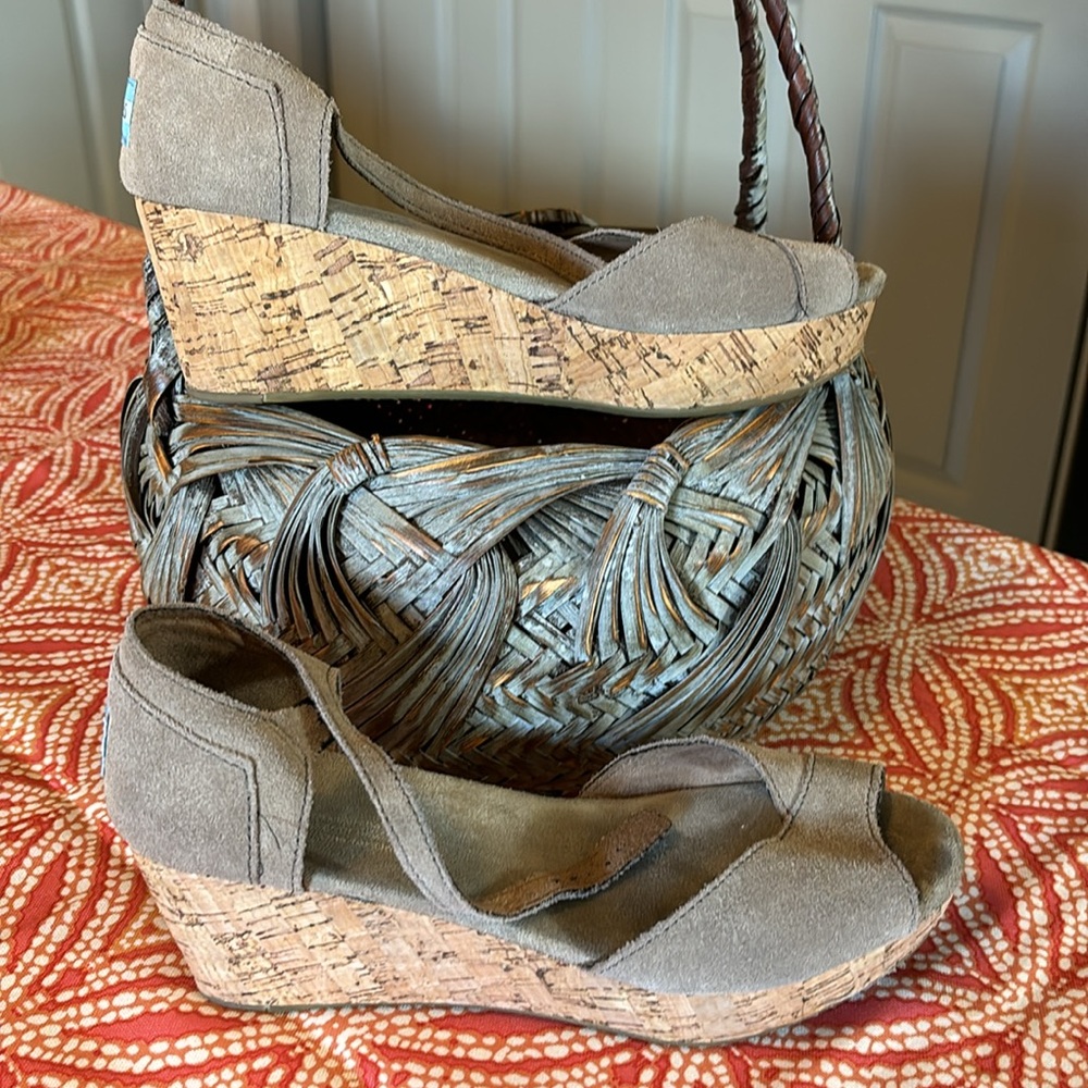 Toms taupe suede platform wedge size 7